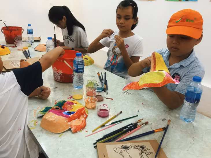 Quand les enfants s’intéressent à des estampes populaires ảnh 3 Quand les enfants s’intéressent à des estampes populaires ảnh 3