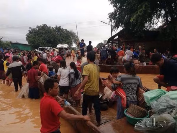Laos : des centaines de personnes portées disparues suite à l'effondrement d'un barrage ảnh 1
