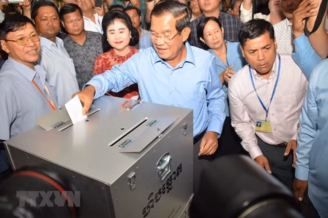 Le Vietnam félicite le Cambodge pour les élections réussies ảnh 1