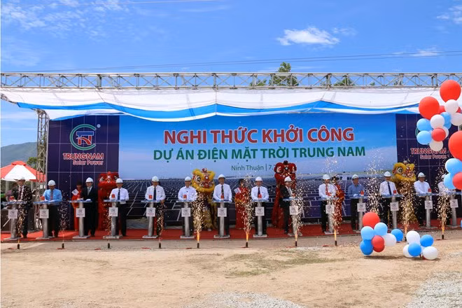 Mise en chantier d'une centrale solaire de 216 millions de dollars à Ninh Thuan ảnh 1