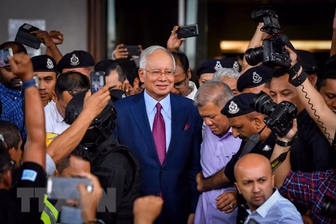 La police convoque l'ex-PM malaisien pour enregistrer sa déclaration ảnh 1