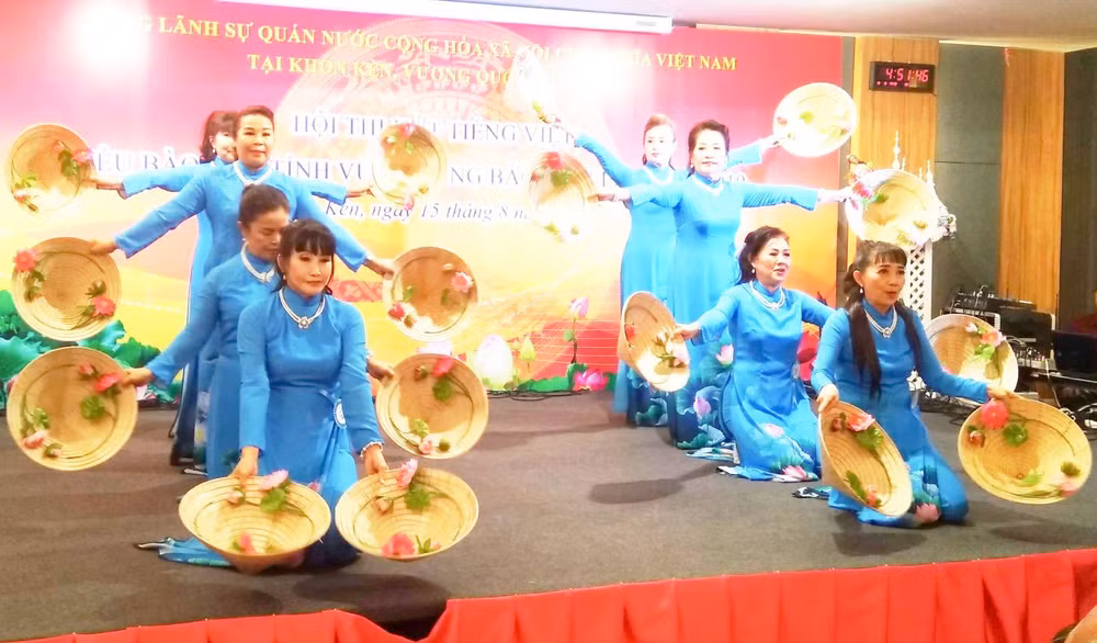 Un concours de chant en vietnamien au Nord-Est de Thaïlande ảnh 1 Un concours de chant en vietnamien au Nord-Est de Thaïlande ảnh 1