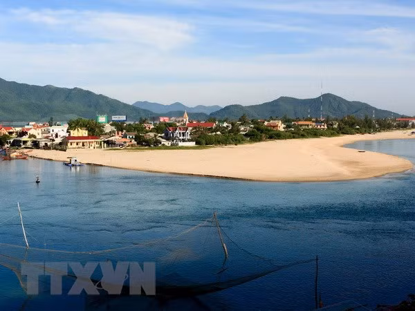 Thua Thien-Hue: Plus de 2.100 milliards de dongs pour un complexe touristique côtier ảnh 1