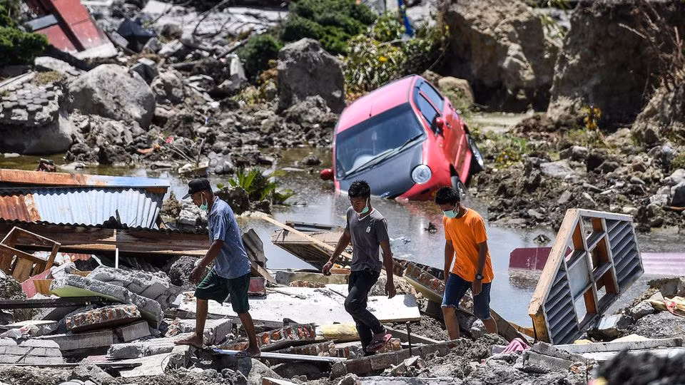 Indonésie : alerte au tsunami enlevée après un séisme de magnitude 6,9 ảnh 1