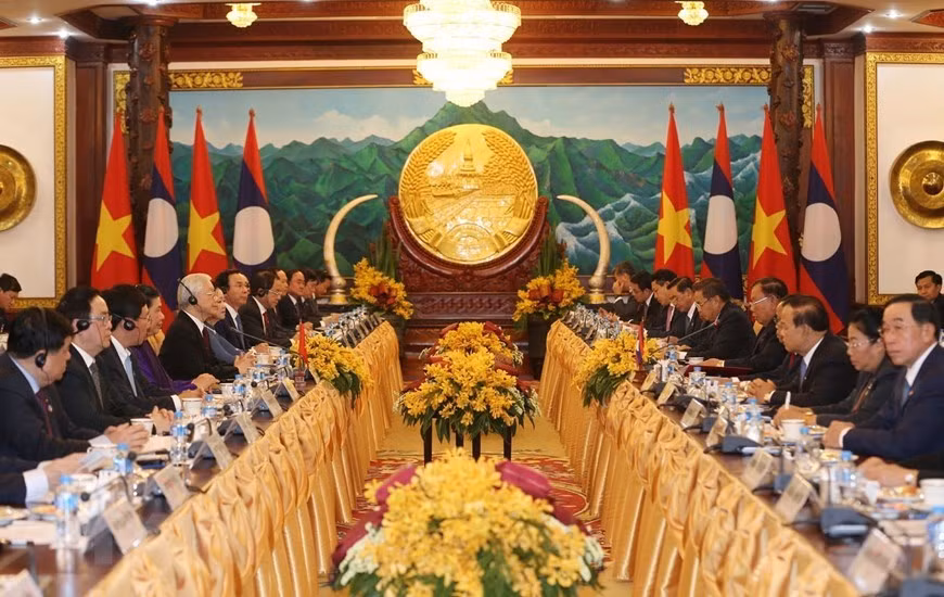 La presse laotienne salue les résultats de la visite du dirigeant vietnamien Nguyen Phu Trong ảnh 1