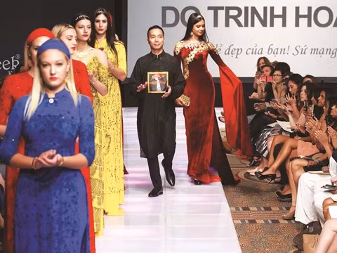 La mode vietnamienne s’affirme sur la scène internationale ảnh 3