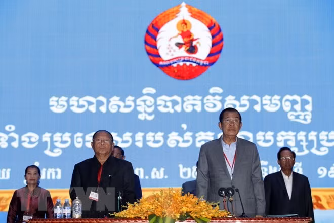 Cambodge: l'AN élit sa direction et approuve le nouveau cabinet ảnh 1