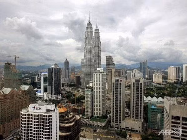 Standard Chartered revoit à la baisse ses prévisions de croissance pour la Malaisie ảnh 1