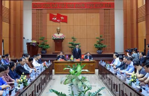 Quang Nam renforce la coopération avec des localités laotiennes ảnh 1