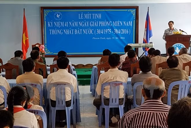 Efforts des ambassades du Vietnam au Cambodge et aux EAU dans la protection de leurs citoyens ảnh 1