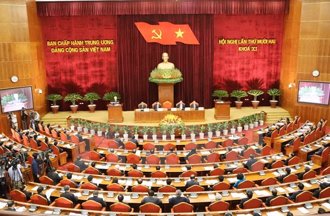 Le 3e Plénum du Comité central du Parti se poursuit ảnh 1