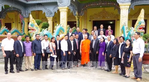 Visite d’une délégation du ministère cambodgien des Rites et de la Religion à Soc Trang ảnh 1 Visite d’une délégation du ministère cambodgien des Rites et de la Religion à Soc Trang ảnh 1