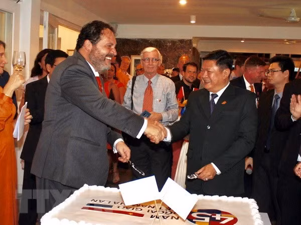Célébration les 45 ans des relations diplomatiques Vietnam-Pays-Bas ảnh 1