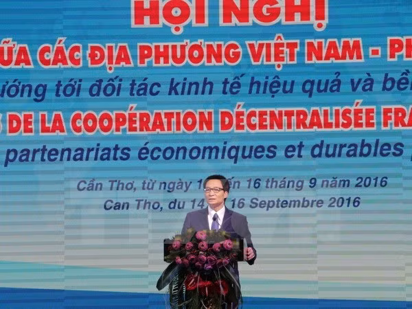 Clôture des 10èmes Assises de la coopération décentralisée franco-vietnamienne ảnh 1