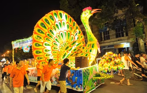 De la capitale aux régions montagneuses, la Fête de la mi-automne est partout ảnh 4