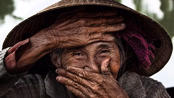 Le cliché "Sourire caché" vendu près de 700 millions de dôngs ảnh 1