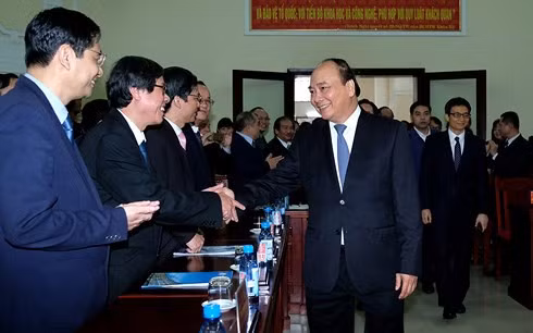 Le PM Nguyen Xuan Phuc en déplacement à Thua Thien-Hue ảnh 1