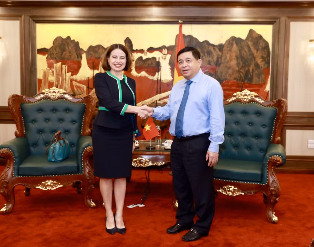 Le COVID-19 démontre une fois de plus les qualités immuables du peuple vietnamien ảnh 2