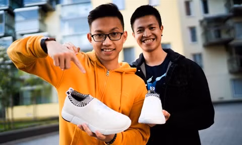 Deux jeunes Vietnamiens en Finlande et leur marque Rens ảnh 1