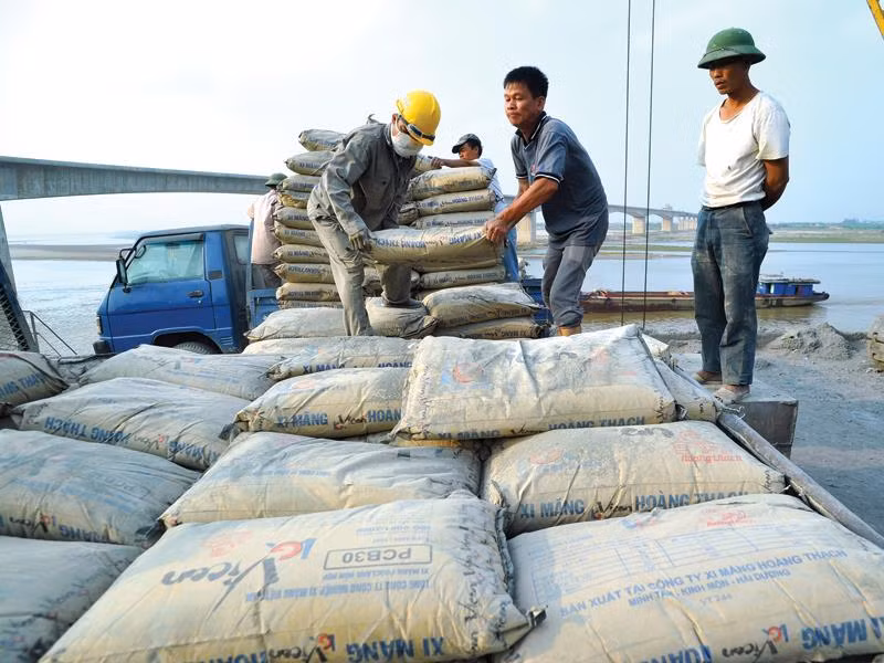 Hausse spectaculaire des exportations nationales de ciment et de clinker ảnh 1