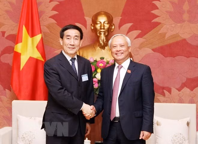 Le Vietnam et la Chine renforcent la coopération entre leurs organes législatifs ảnh 1