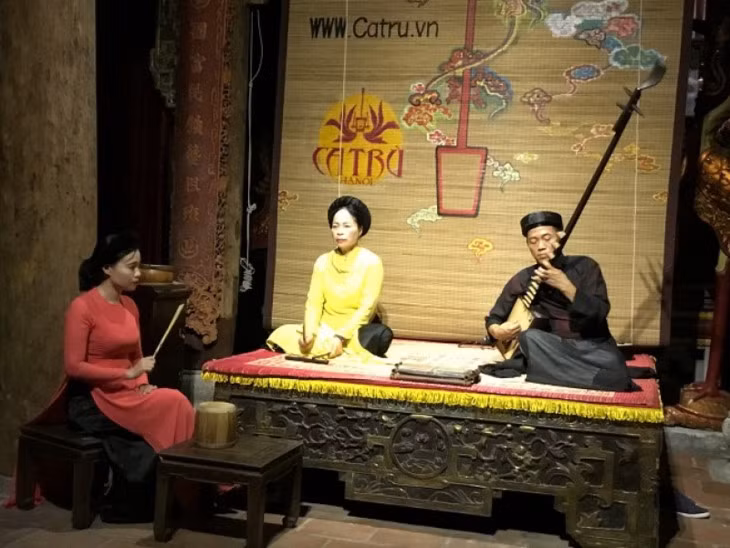 Hanoi donne une nouvelle jeunesse au ca trù, patrimoine culturel mondial ảnh 1 Hanoi donne une nouvelle jeunesse au ca trù, patrimoine culturel mondial ảnh 1