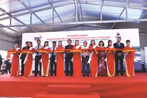 Le Vietnam se dote de sa première centrale solaire à Thua Thiên-Huê ảnh 1
