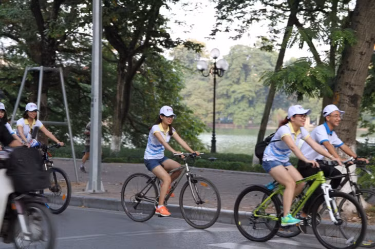 À vélo pour découvrir la capitale Hanoi autrement ảnh 1 À vélo pour découvrir la capitale Hanoi autrement ảnh 1