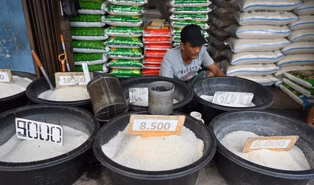 L'Indonésie assure un approvisionnement alimentaire suffisant pendant le mois du Ramadan ảnh 1