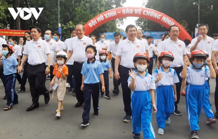 Marche de sensibilisation au port du casque ảnh 1