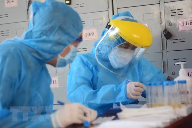 Le Vietnam ne signale aucune nouvelle infection communautaire au COVID-19 pendant quatre jours ảnh 1