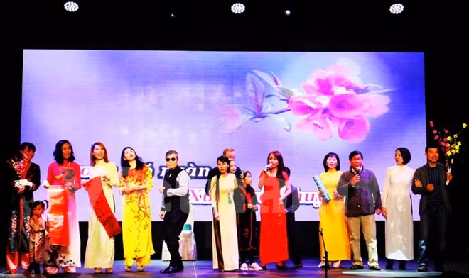 Les Vietnamiens au Nord de l'Italie fêtent le Têt traditionnel ảnh 1 Les Vietnamiens au Nord de l'Italie fêtent le Têt traditionnel ảnh 1