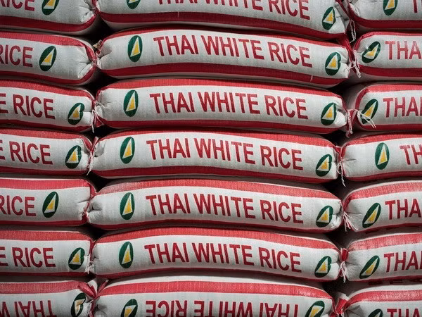 Riz : la Thaïlande tente d'écouler ses réserves lors du premier semestre de 2017 ảnh 1 Riz : la Thaïlande tente d'écouler ses réserves lors du premier semestre de 2017 ảnh 1
