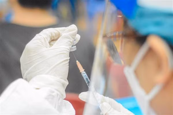 COVID-19 : 160 patients sont déclarés guéris ce dimanche ảnh 1