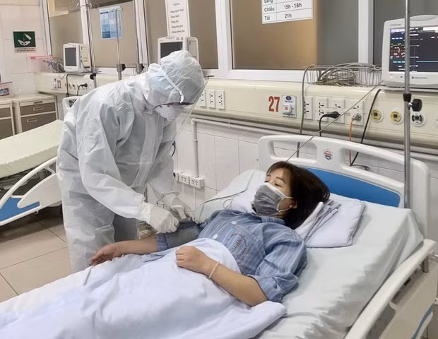 COVID-19 : le ministère de la Santé appelle tout le pays à soutenir les forces médicales ảnh 1
