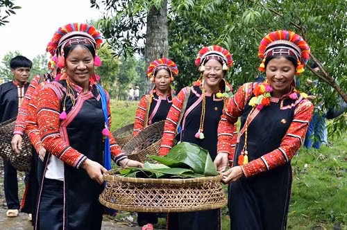 Le Nouvel an traditionnel des La Hu ảnh 1