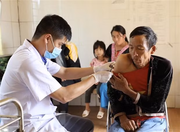 Coronavirus : l’épidémie accélère, le bilan revu à la hausse ảnh 1