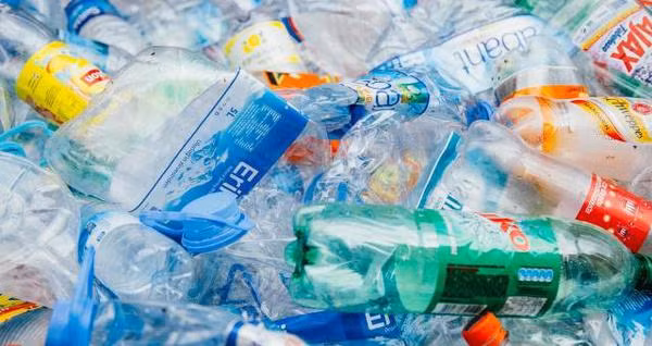 Renforcement de la gestion des déchets plastiques au Vietnam ảnh 1