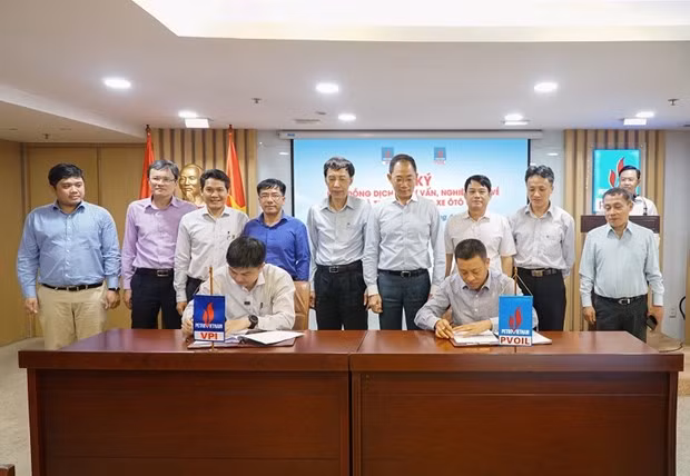 VPI et PVOIL recherchent sur les batteries et les stations de recharge des voitures électriques ảnh 2 VPI et PVOIL recherchent sur les batteries et les stations de recharge des voitures électriques ảnh 2