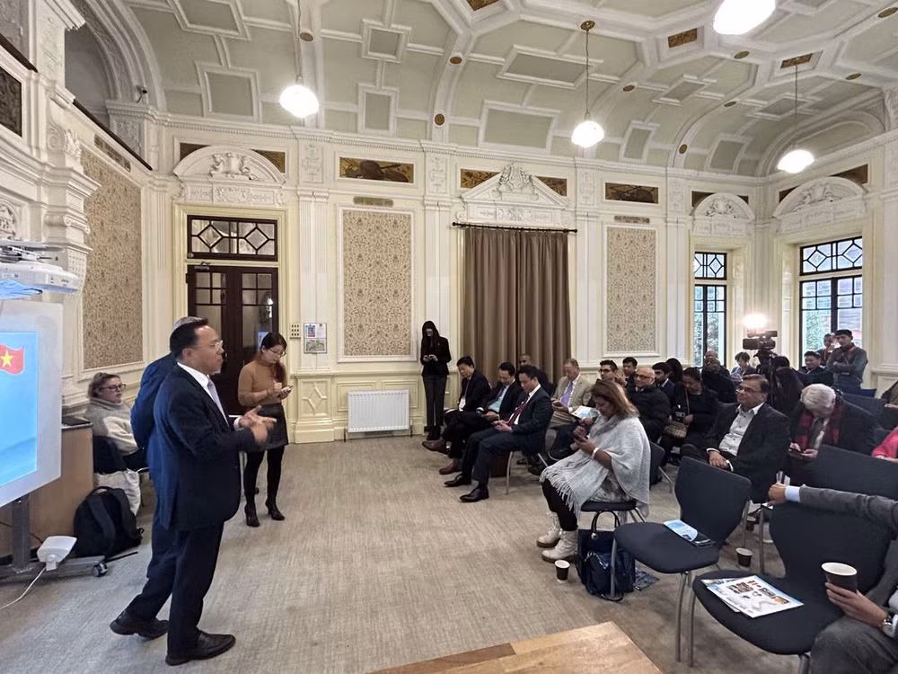 Forum de promotion du commerce et des investissements Vietnam-Royaume-Uni à Londres ảnh 1