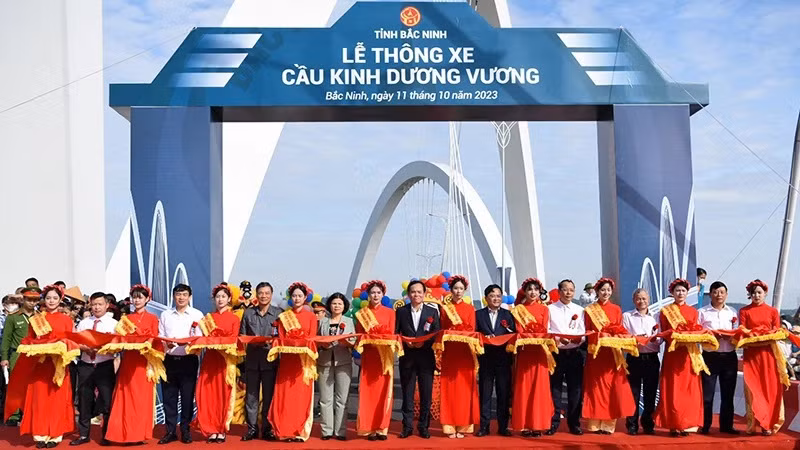 Inauguration du plus haut pont en arc en acier du Vietnam ảnh 1