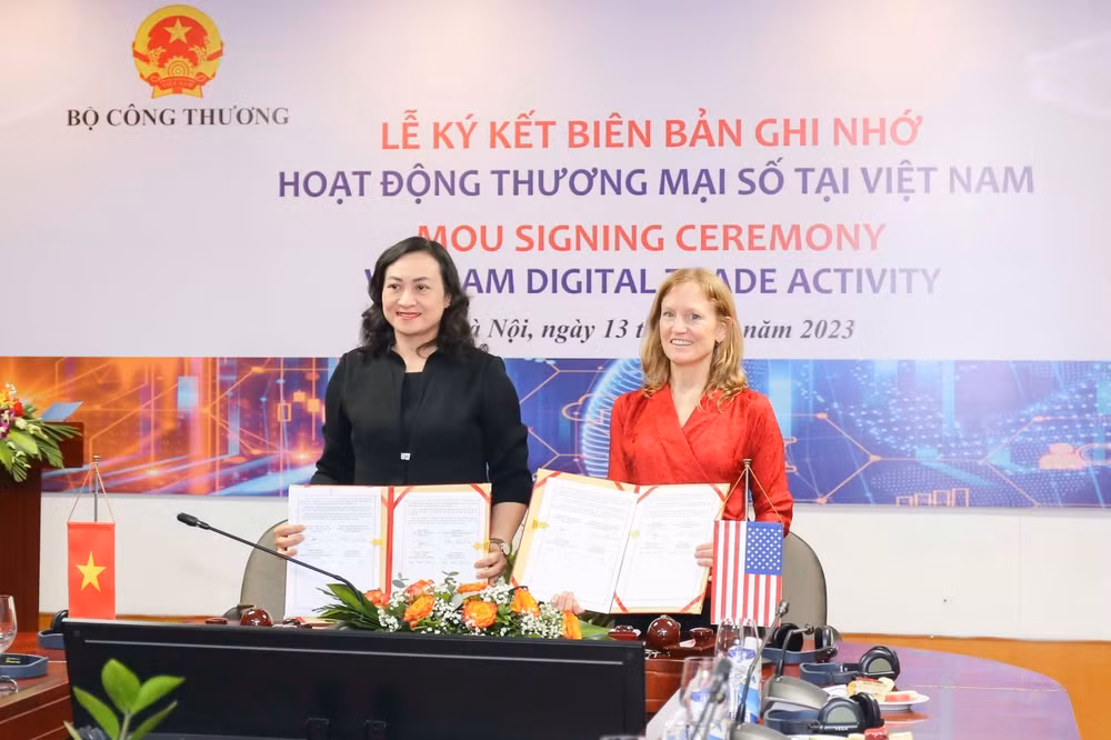 Le Vietnam et les Etats-Unis signent un protocole d'accord sur la coopération dans les activités commerciales numériques ảnh 1