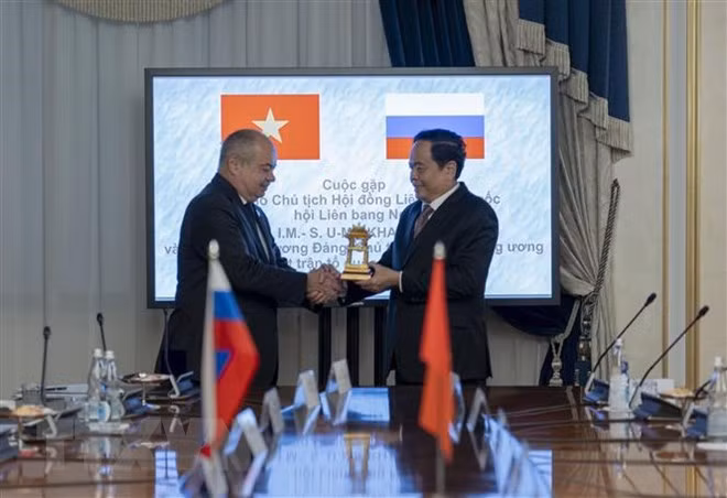 Renforcement des relations vietnamo-russes ảnh 1