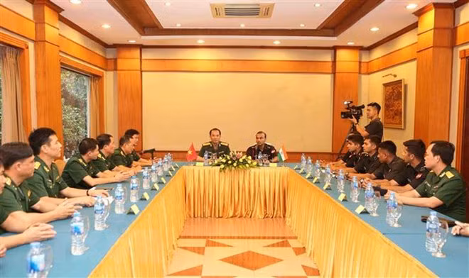 Renforcement des échanges entre des jeunes soldats vietnamiens et indiens ảnh 1 Renforcement des échanges entre des jeunes soldats vietnamiens et indiens ảnh 1