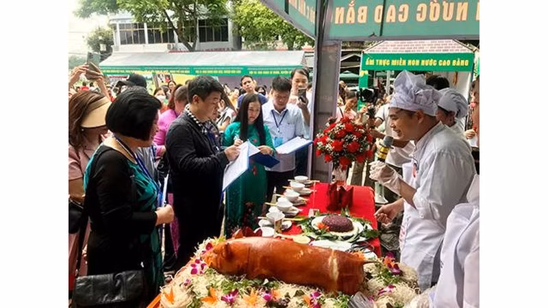 La province de Cao Bang développe sa marque touristique grâce à la gastronomie ảnh 1
