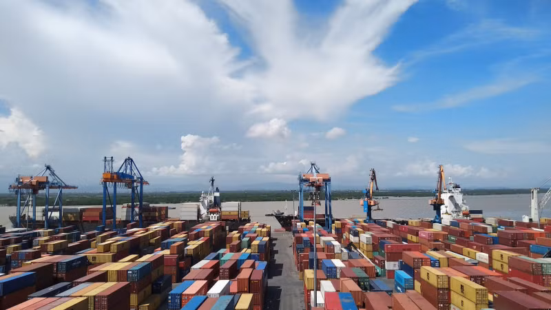Plus de 430 millions de tonnes de marchandises ont transité via les ports maritimes en dix mois ảnh 1 Plus de 430 millions de tonnes de marchandises ont transité via les ports maritimes en dix mois ảnh 1