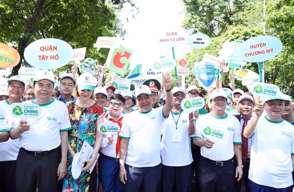 Le Premier ministre appelle à un effort commun pour lutter contre les déchets plastiques ảnh 4 Le Premier ministre appelle à un effort commun pour lutter contre les déchets plastiques ảnh 4