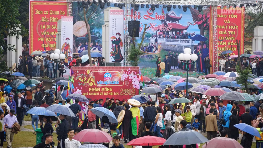 La fête de Lim honore les chants "quan ho", patrimoine culturel mondial ảnh 1