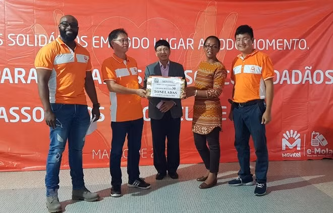 La coentreprise de Viettel au Mozambique soutient les habitants après le typhon Idai ảnh 1