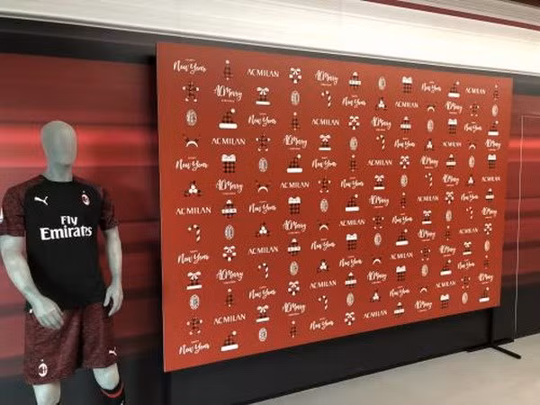 Hojitsu coopère avec l'AC Milan pour établir l’Académie footballistique AC Milan Vietnam ảnh 1